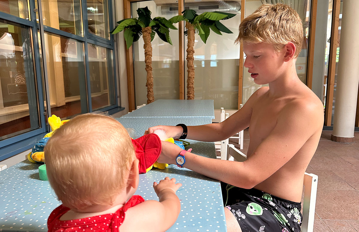 Familienurlaub-mit-Baby-in-der-H2O-Therme-stopfen