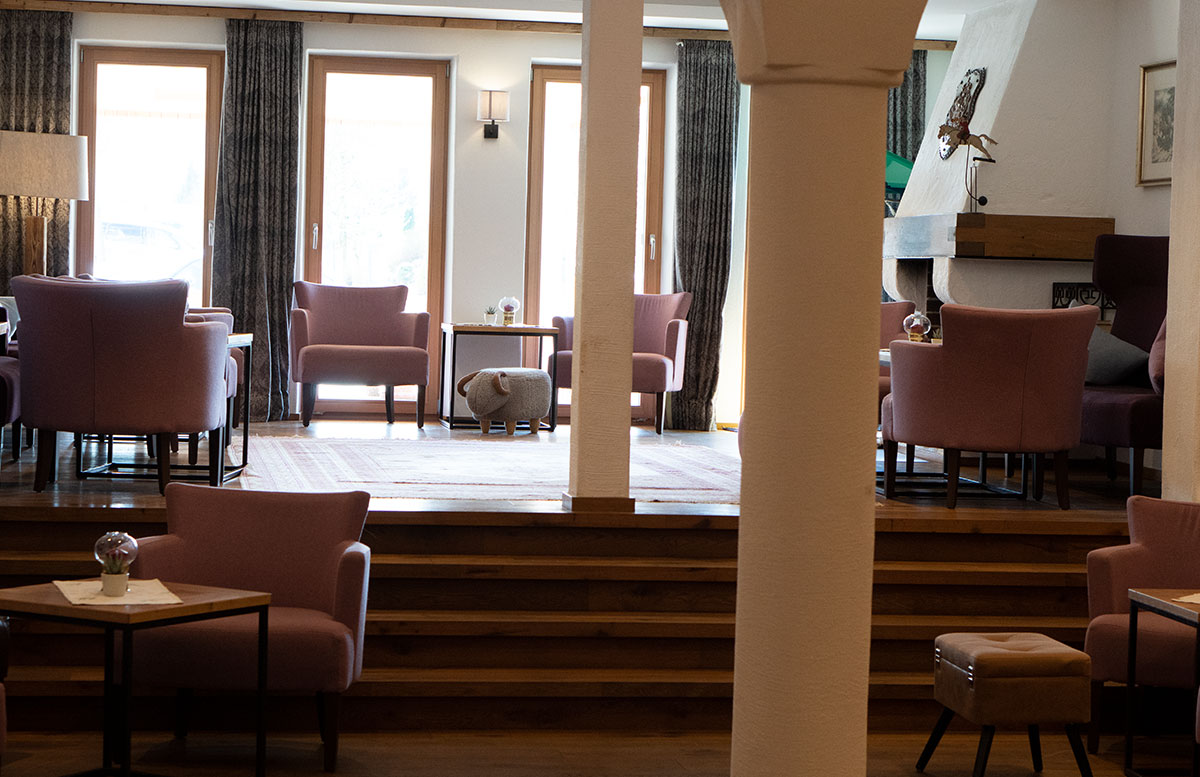 Familotel-Landgut-Furtherwirt-in-Kirchdorf-Tirol-hotellobby