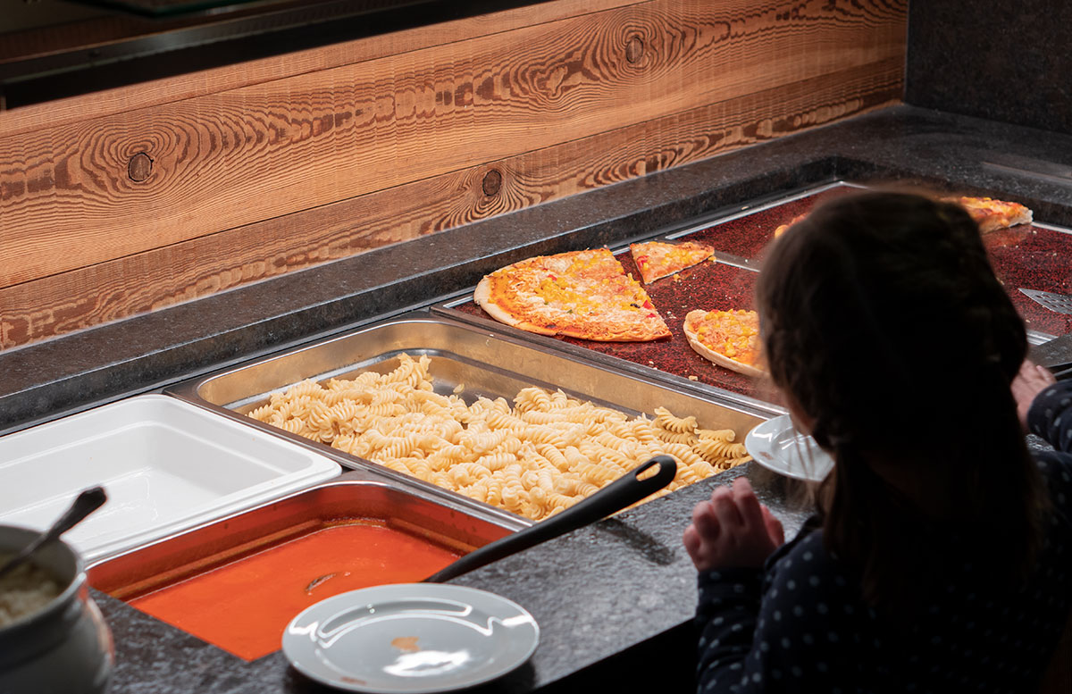 Familotel-Landgut-Furtherwirt-in-Kirchdorf-Tirol-kinderbuffet