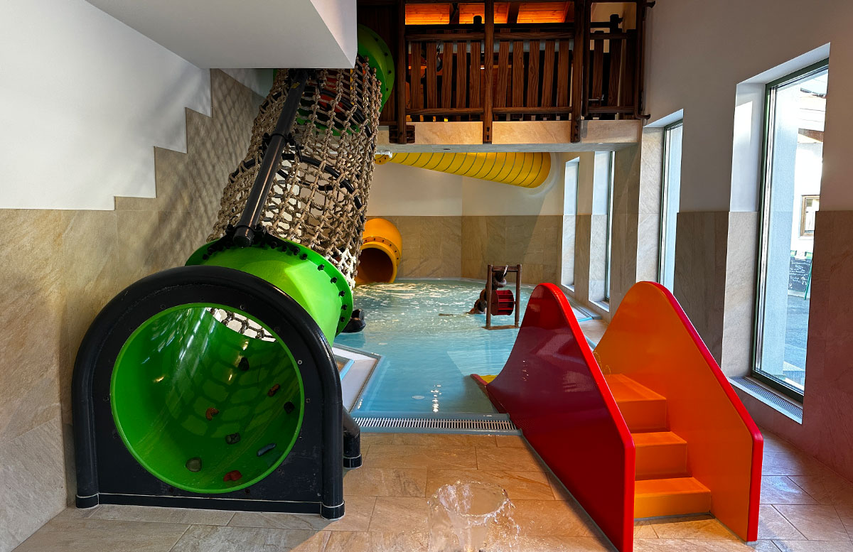 Familotel-Landgut-Furtherwirt-in-Kirchdorf-Tirol-wasserrutsche
