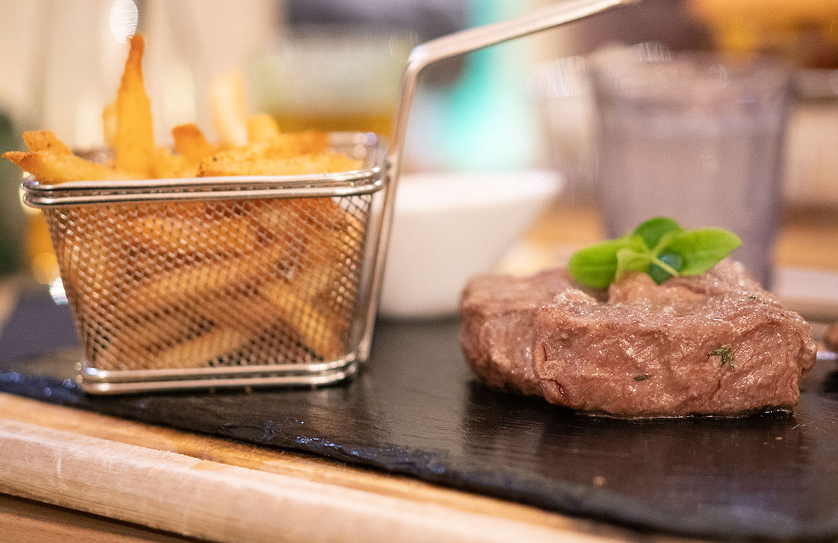Family-and-friends-das-kinderfreundliche-Familienlokal-in-Wien-RIPEYE-STEAK