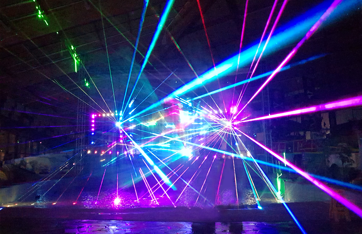Family und Wellness Hotel Aquapalace Prague lasershow