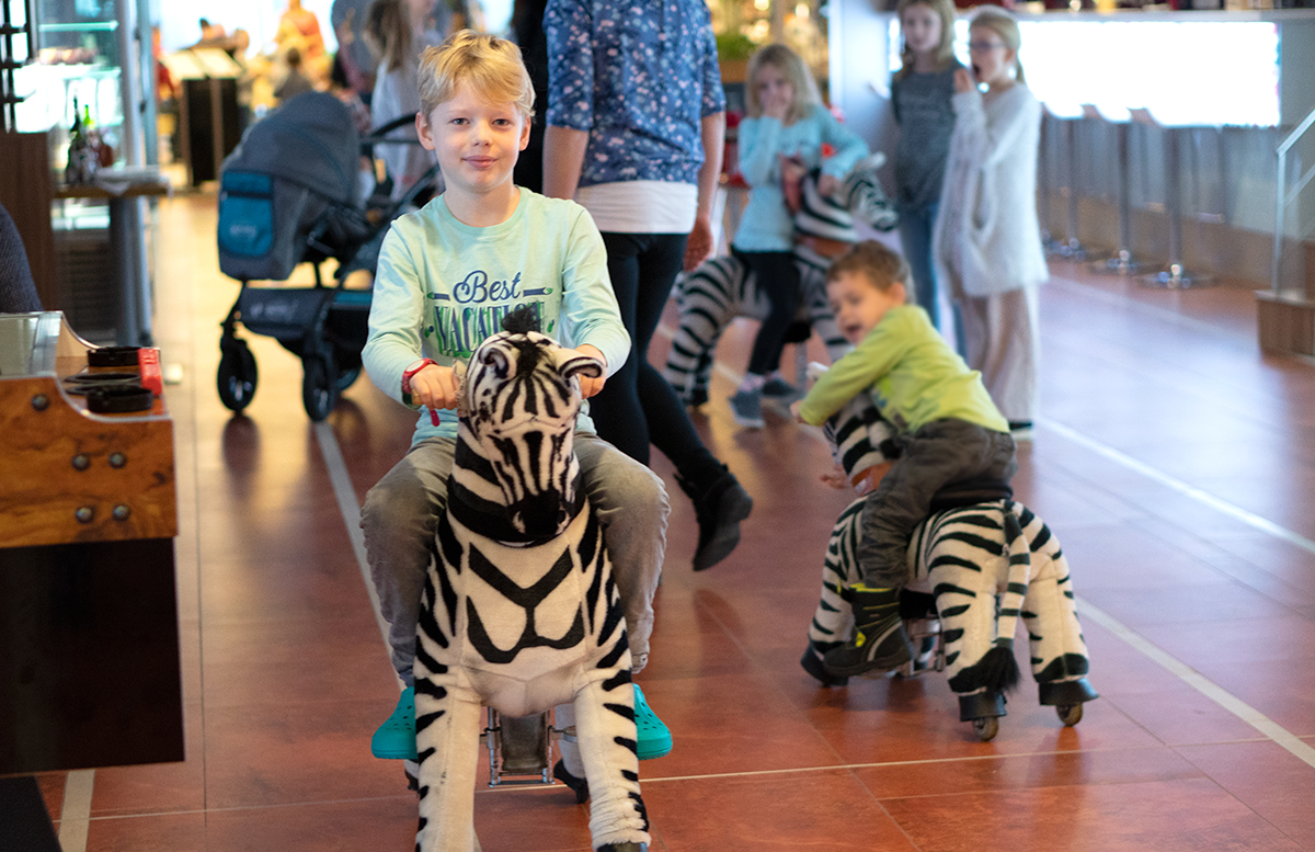 Family und Wellness Hotel Aquapalace Prague pferde reiten