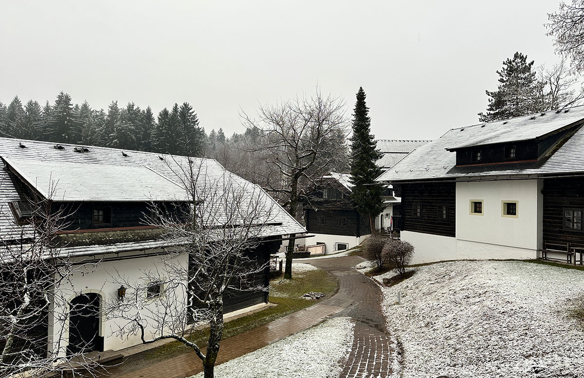 Feriendorf-Dorf-SCHÖNLEITN-beim-Faaker-See-häuser