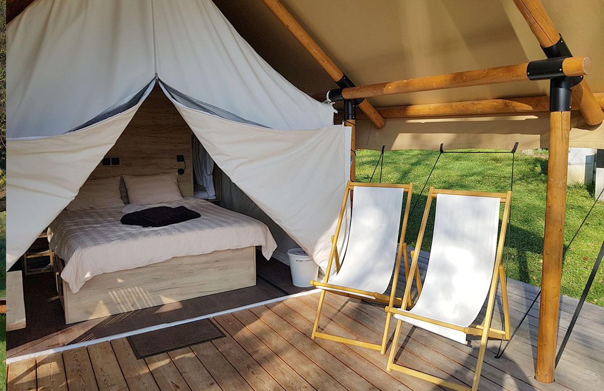 Glamping Resort Chateau Ramsak in Slowenien zelt von innen