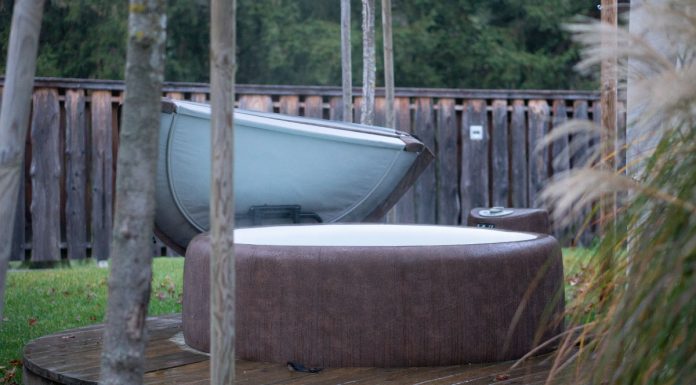 Charming Slovenia Herbal Glamping Resort in Ljubno Glamping-im-Charming-Slovenia-in-Ljubno-whirlpool