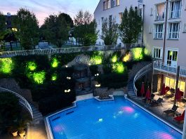 Golf--und-Wellnesshotel-Maximilian-in-Bad-Griesbach-abendbeleuchtung
