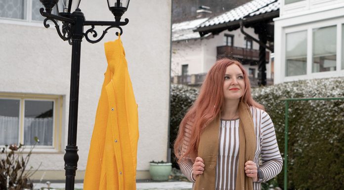 Goodbye 2020 – Wir werden dich nie vergessen Goodbye-2020-Wir-werden-dich-nie-vergessen-laterne-blick-nach-oben