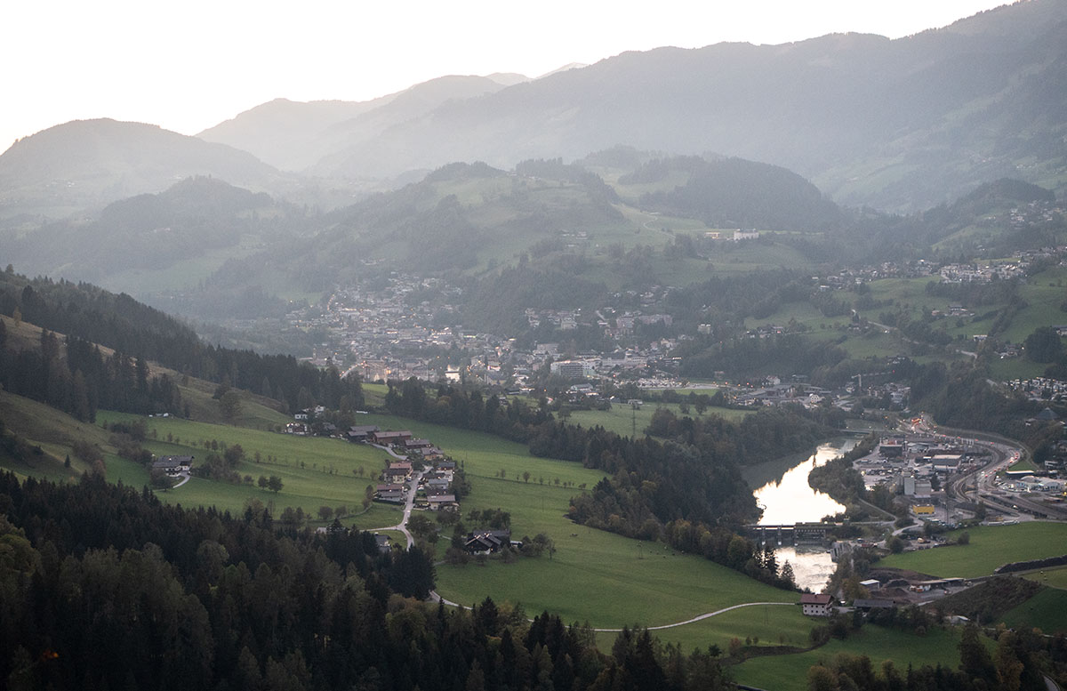 Gut-Berg-Naturhotel-mit-Bauernhof-aussicht-detail