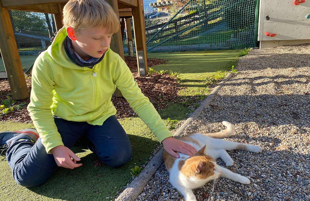 Gut-Berg-Naturhotel-mit-Bauernhof-lenny-und-garfield