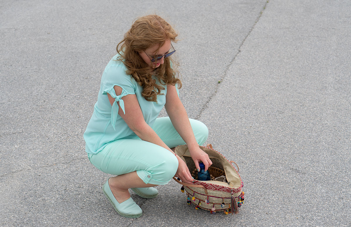 Handtaschen-aus-Bambus-und-Stroh--die-Trend-Accessoires-des-Sommers-inhalt-tasche
