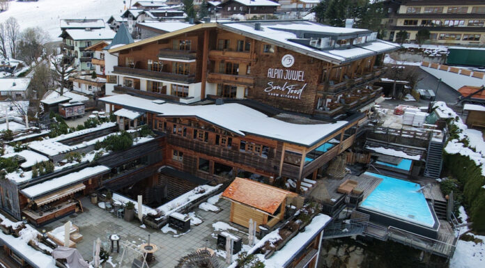 Hotel Alpin Juwel in Saalbach Hinterglemm Hotel-Alpin-Juwel-in-Saalbach-Hinterglemm-hotel-von-oben