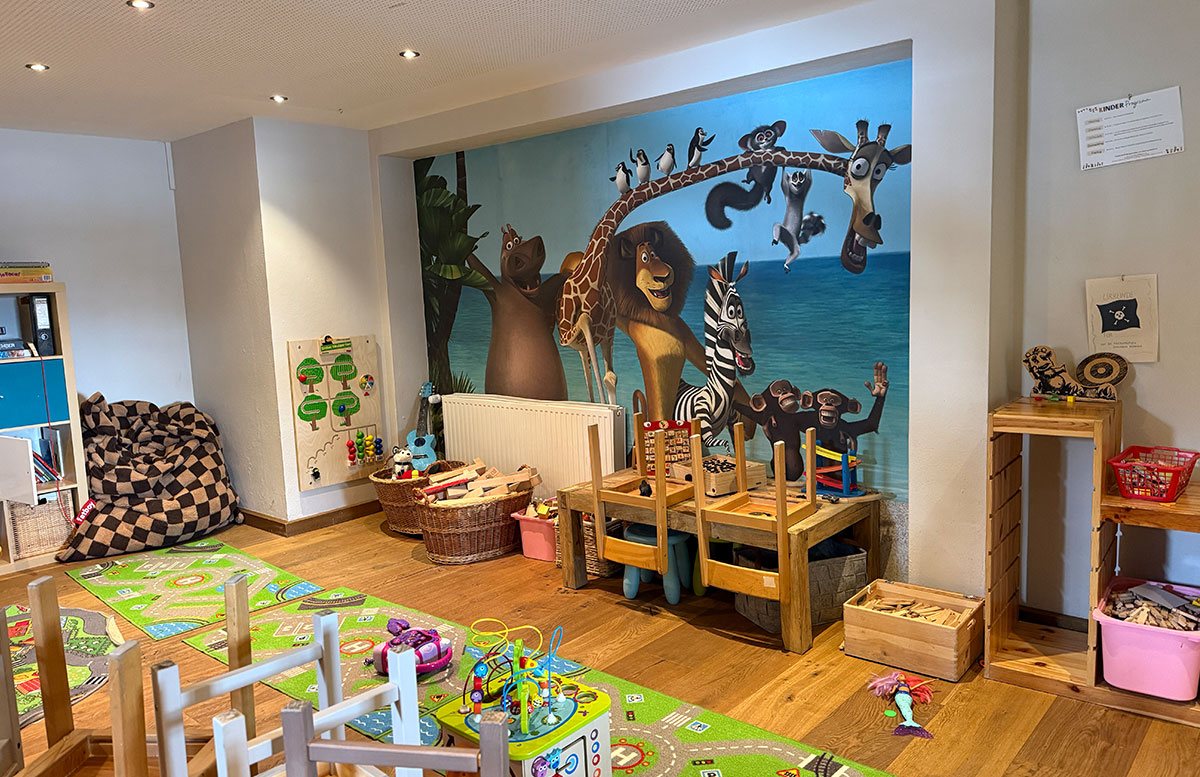 Hotel-Alpin-Juwel-in-Saalbach-Hinterglemm-kinderraum