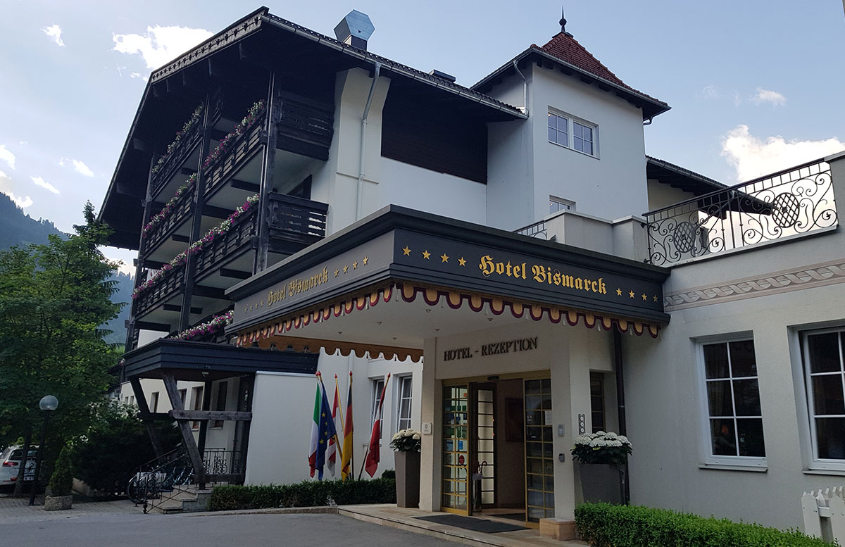 Hotel-Bismarck-in-Bad-Hofgastein-eingang