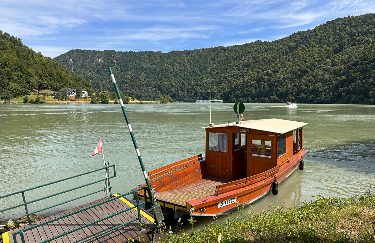 Hotel-Donauschlinge-bei-der-Schlögener-Schlinge-zille