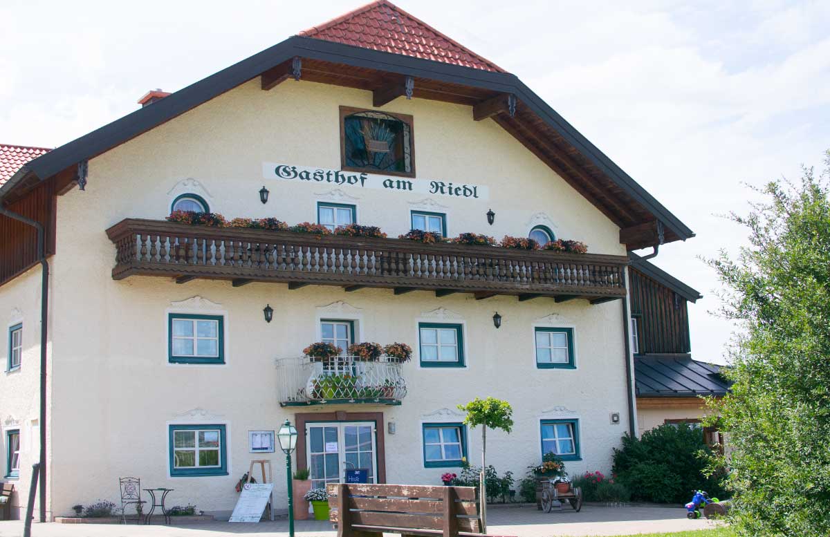 Hotel Gasthof Am Riedl in Koppl - der Riedlwirt der gasthof