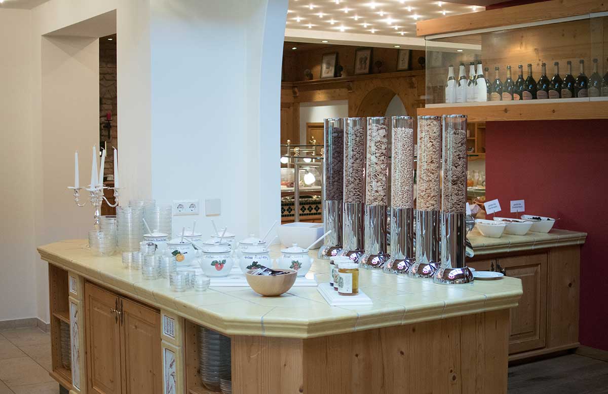 Hotel Gut Weissenhof in Radstadt frühstück müsliecke und Marmelade