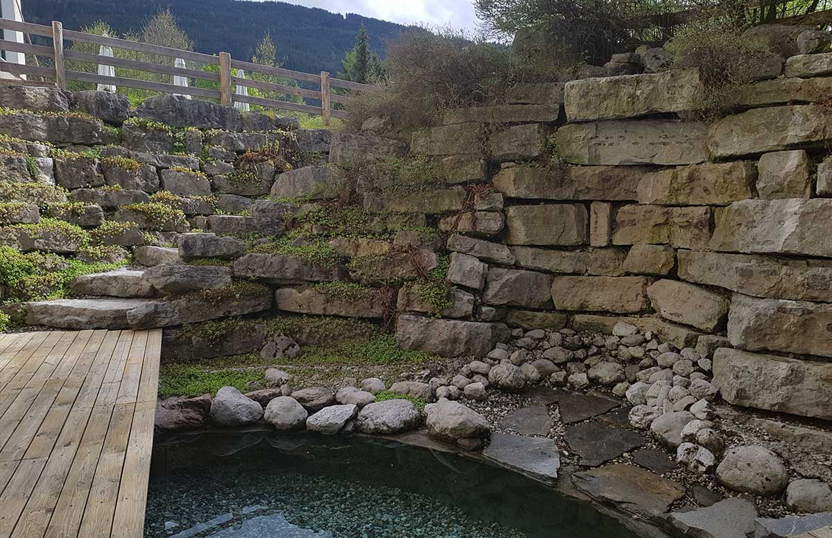 Hotel Gut Weissenhof in Radstadt outdoor teich spabereich