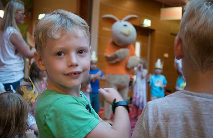 Hotel-Sonnenpark-bei-der-Sonnentherme-Lutzmannsburg-lenny-mit-Sunny-Bunny