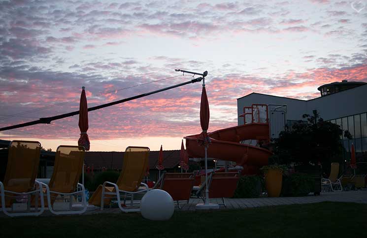 Hotel-Sonnenpark-bei-der-Sonnentherme-Lutzmannsburg-sonnenuntergang