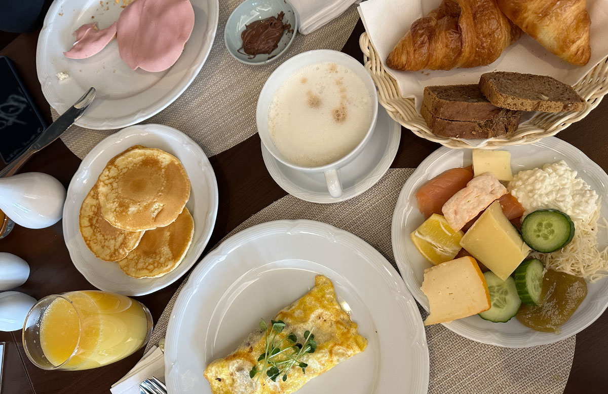 Hotel-und-Spa-Steigenberger-Krems-zur-Marillenblüte-frühstück