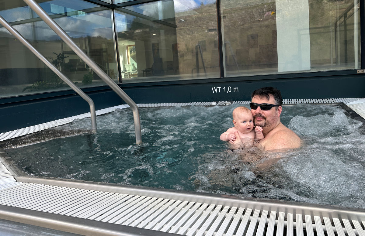 Hotel-und-Spa-Steigenberger-Krems-zur-Marillenblüte-outdoor-whirlpool