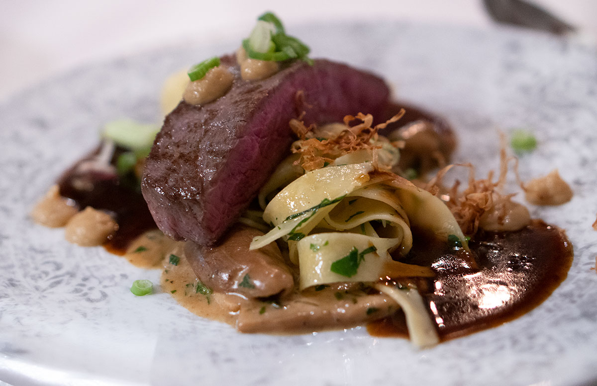 Hotel-und-Spa-Steigenberger-Krems-zur-Marillenblüte-steak