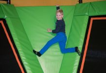 JumpMAXX Trampolinwelt mit Ninja-Parcours in Wien JumpMAXX-Trampolinwelt-mit-Ninja-Parcours-in-Wien-matten-klettern