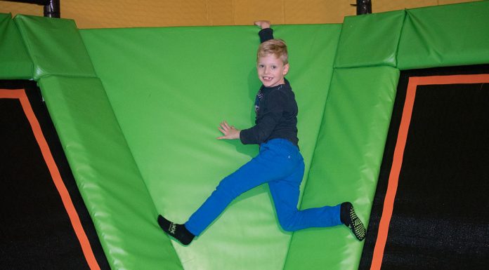 JumpMAXX Trampolinwelt mit Ninja-Parcours in Wien JumpMAXX-Trampolinwelt-mit-Ninja-Parcours-in-Wien-matten-klettern