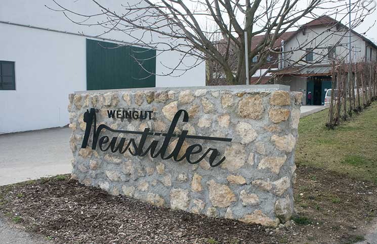 Kellergassenführung-im-Weinviertel-weingut-neustifter