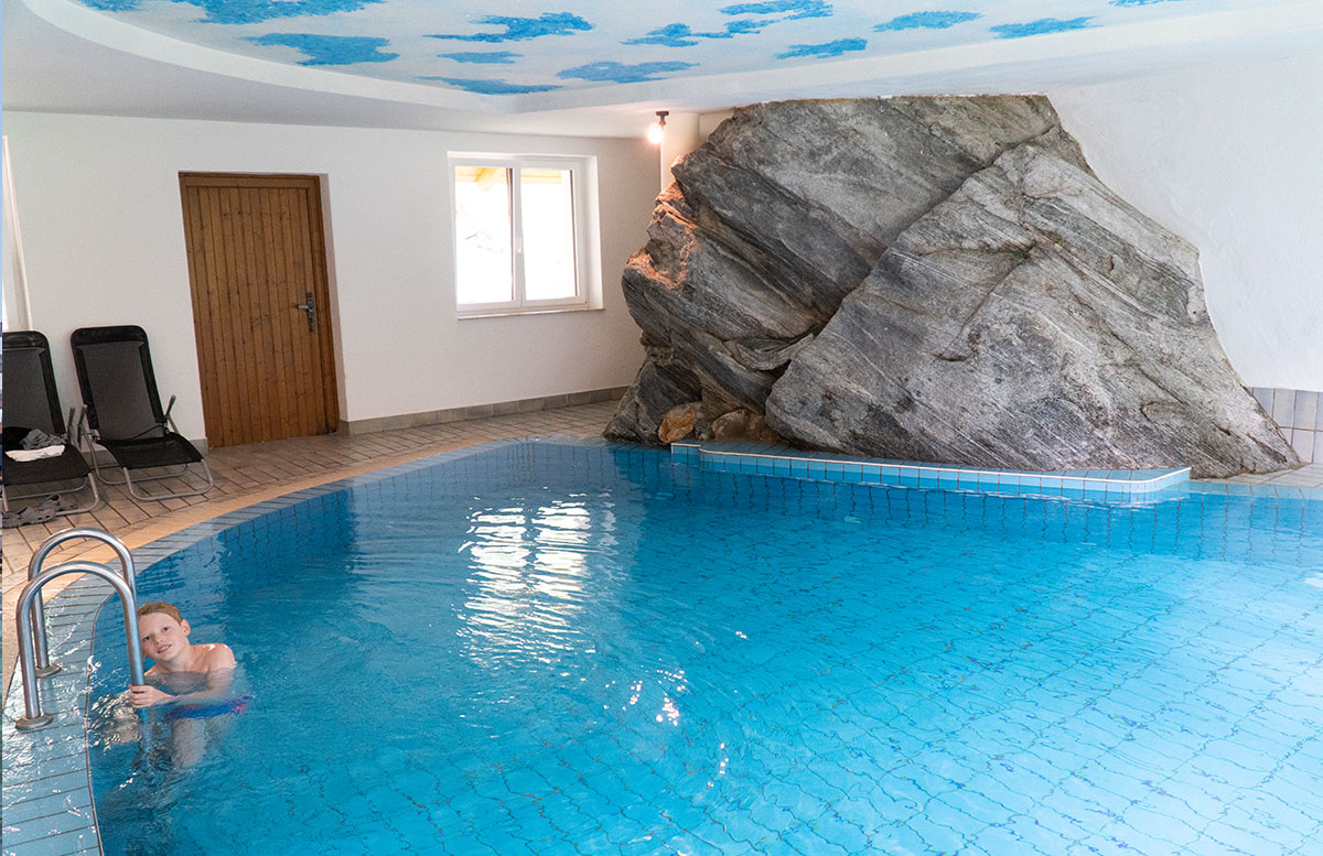 Kinderhotel-Benjamin-in-Malta-in-Kärnten-pool