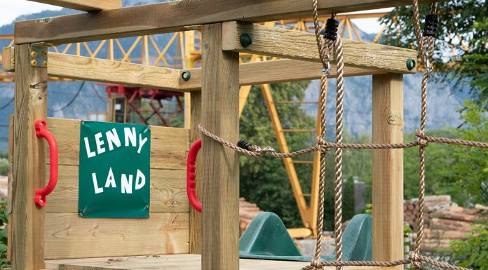 Kletterturm mit Rutsche und Schaukel von Wickey Kletterturm-mit-Rutsche-und-Schaukel-von-Wickey-lenny-land-detail