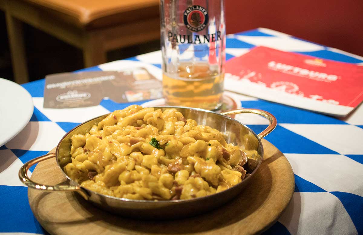 kolariks-oktoberfest-kaesespaetzle