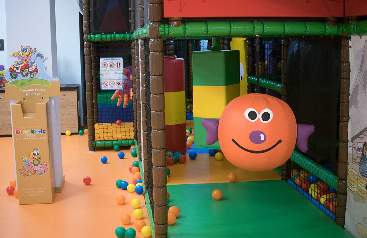 leading-family-hotel-and-resort-dachsteinkoenig-spielpark