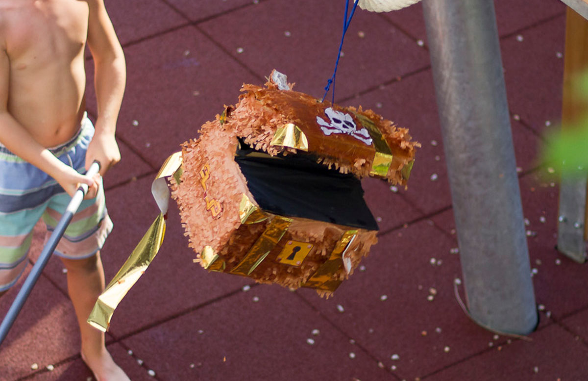 Lenny`s Agenten Geburstagsparty mit Simcha pinata