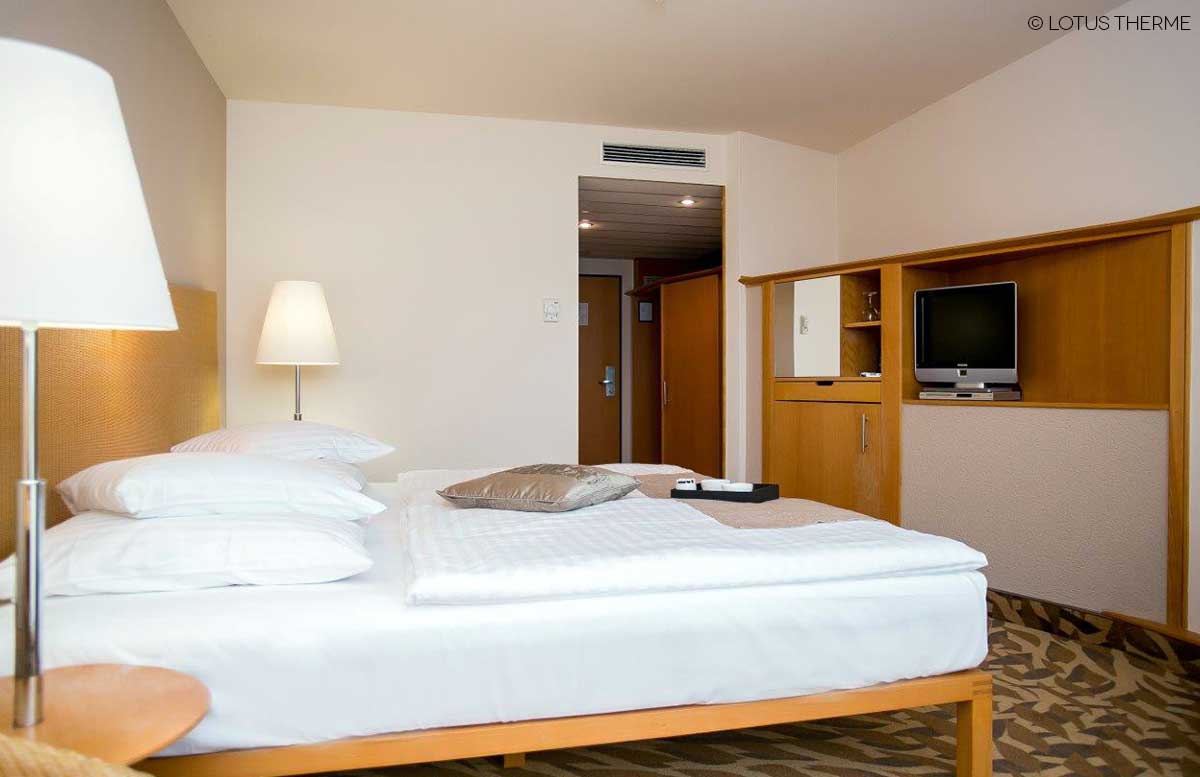Lotus-Therme-Hotel-und-Spa-in-Heviz-zimmer