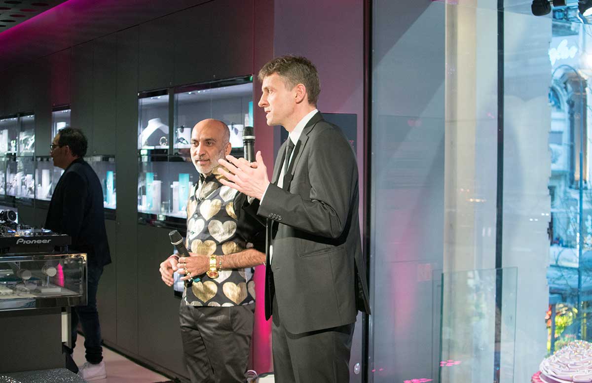 Manish Arora for Swarovski Life is Beautyful auslage swarovski indischer designer
