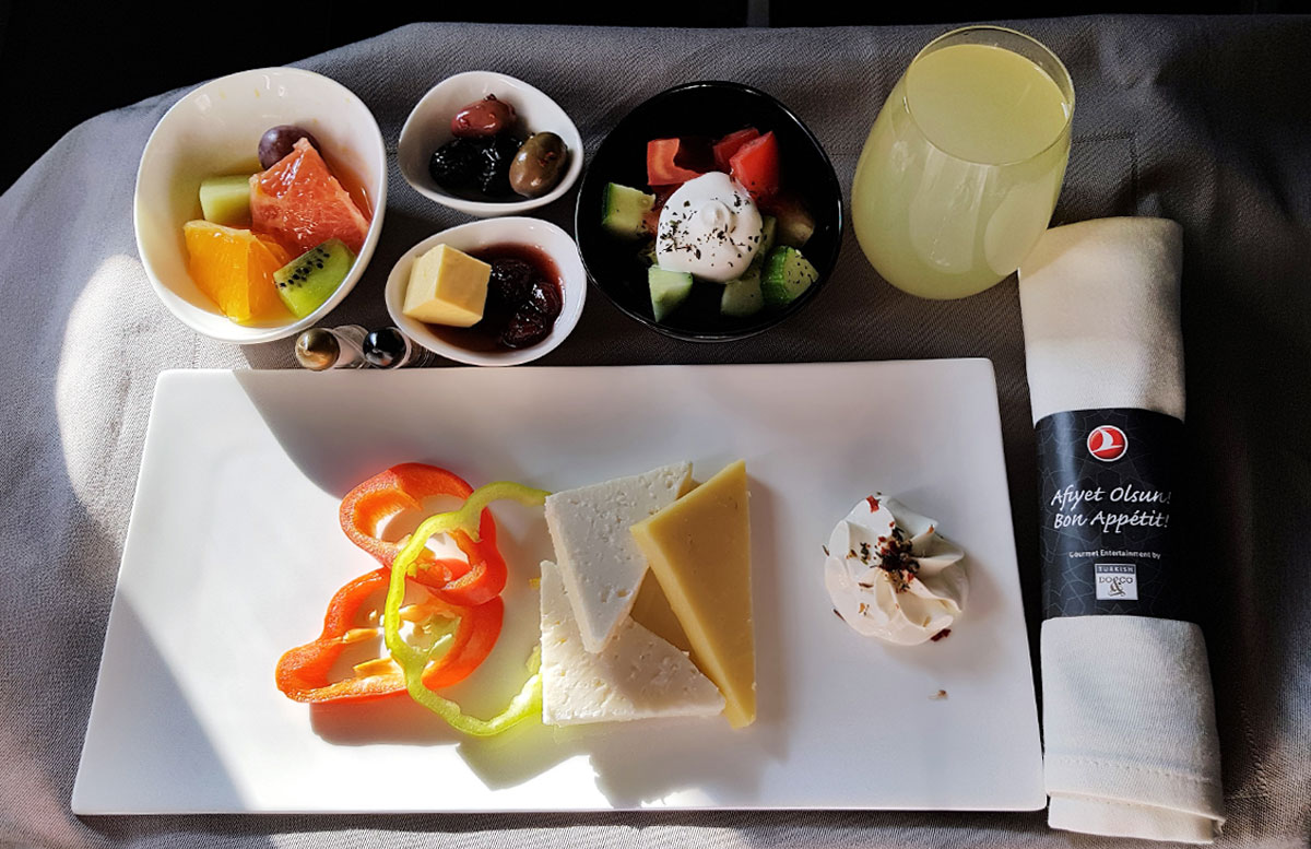 Mein-Business-Class-Flug-mit-Turkish-Airlines-frühstück