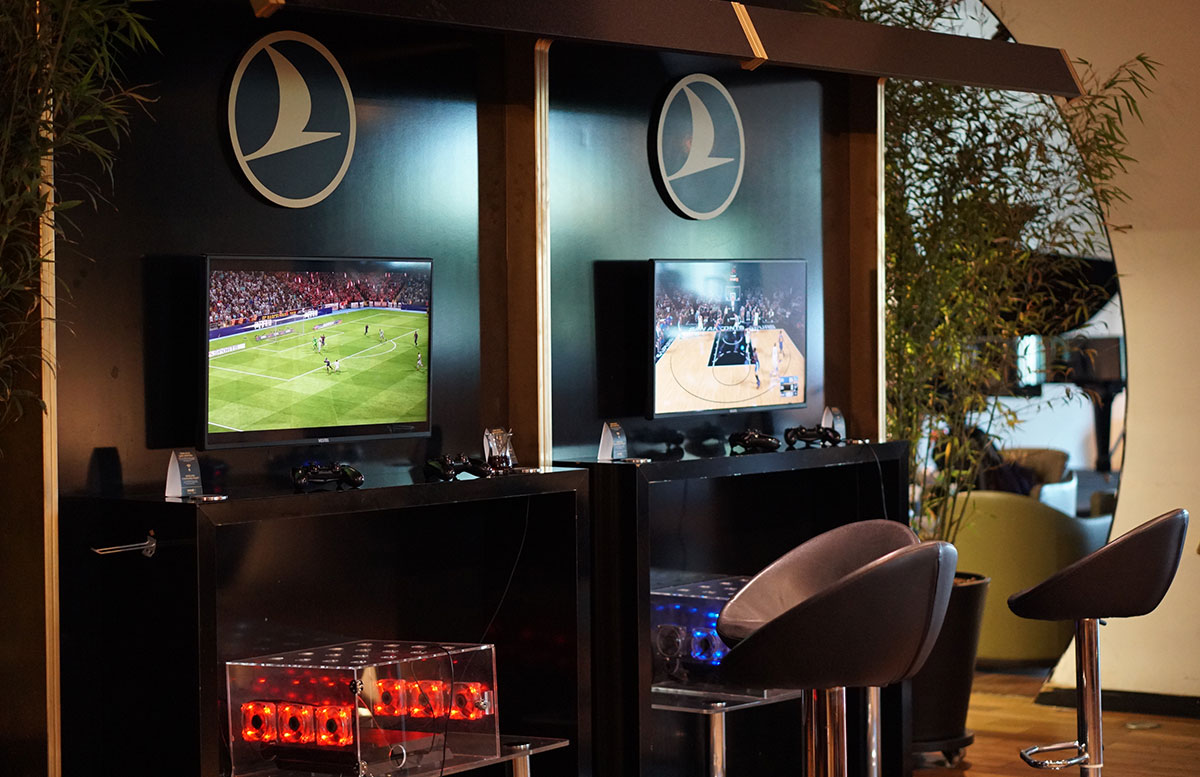 Mein-Business-Class-Flug-mit-Turkish-Airlines-playstation