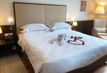 Mein Geburtstag im Sheraton Grand Hotel Salzburg Mein-Geburtstag-im-Sheraton-Grand-Hotel-Salzburg-schlafzimmer-king-size