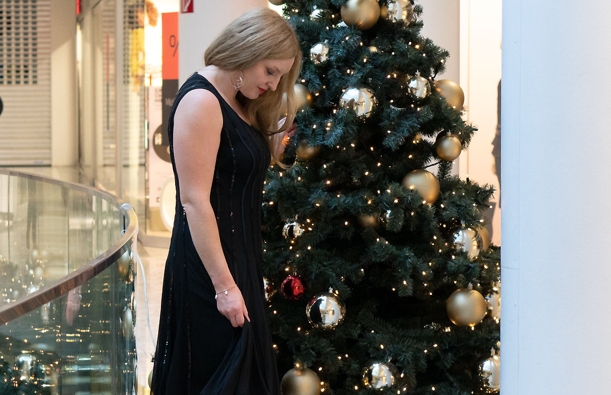 Mein-Weihnachtsparty-Outfit-für-2019-BLICK-NACH-UNTEN