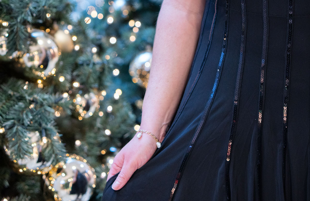 Mein-Weihnachtsparty-Outfit-für-2019-detail-kleid