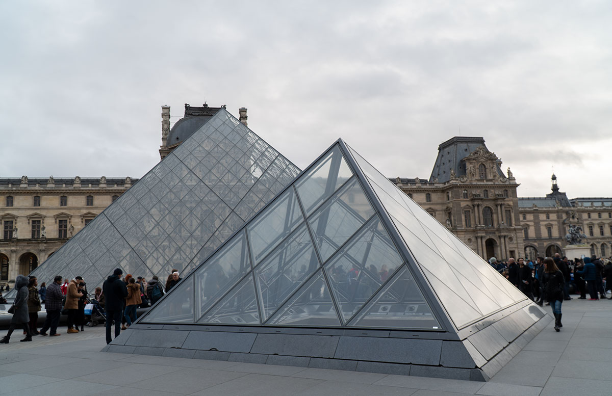 Meine-8-Instagram-Hotspots-für-Paris-louvre-pyramide