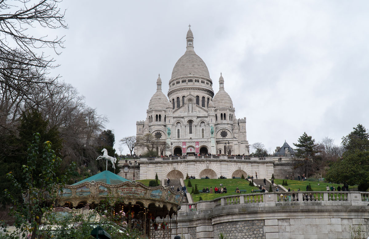 Meine-8-Instagram-Hotspots-für-Paris-sacre-couer-von-unten