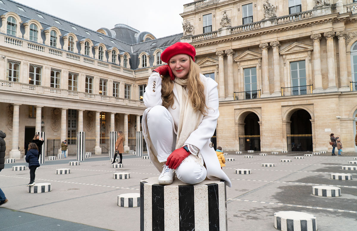 Meine-8-Instagram-Hotspots-für-Paris-zwischen-eiffelturm-vicky-SÄULEN