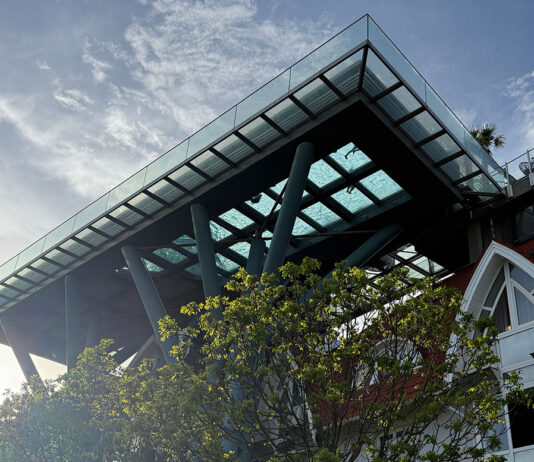 MenDan Magic Spa & Wellness Hotel Zalakaros MenDan-Magic-Spa-&-Wellness-Hotel-Zalakaros-skypool-von-unten