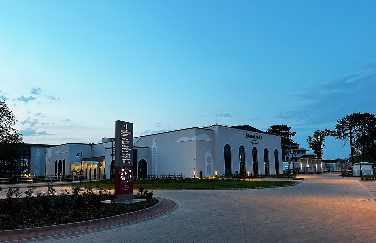 Mövenpick-Balaland-Resort-am-Plattensee-balaland-abend