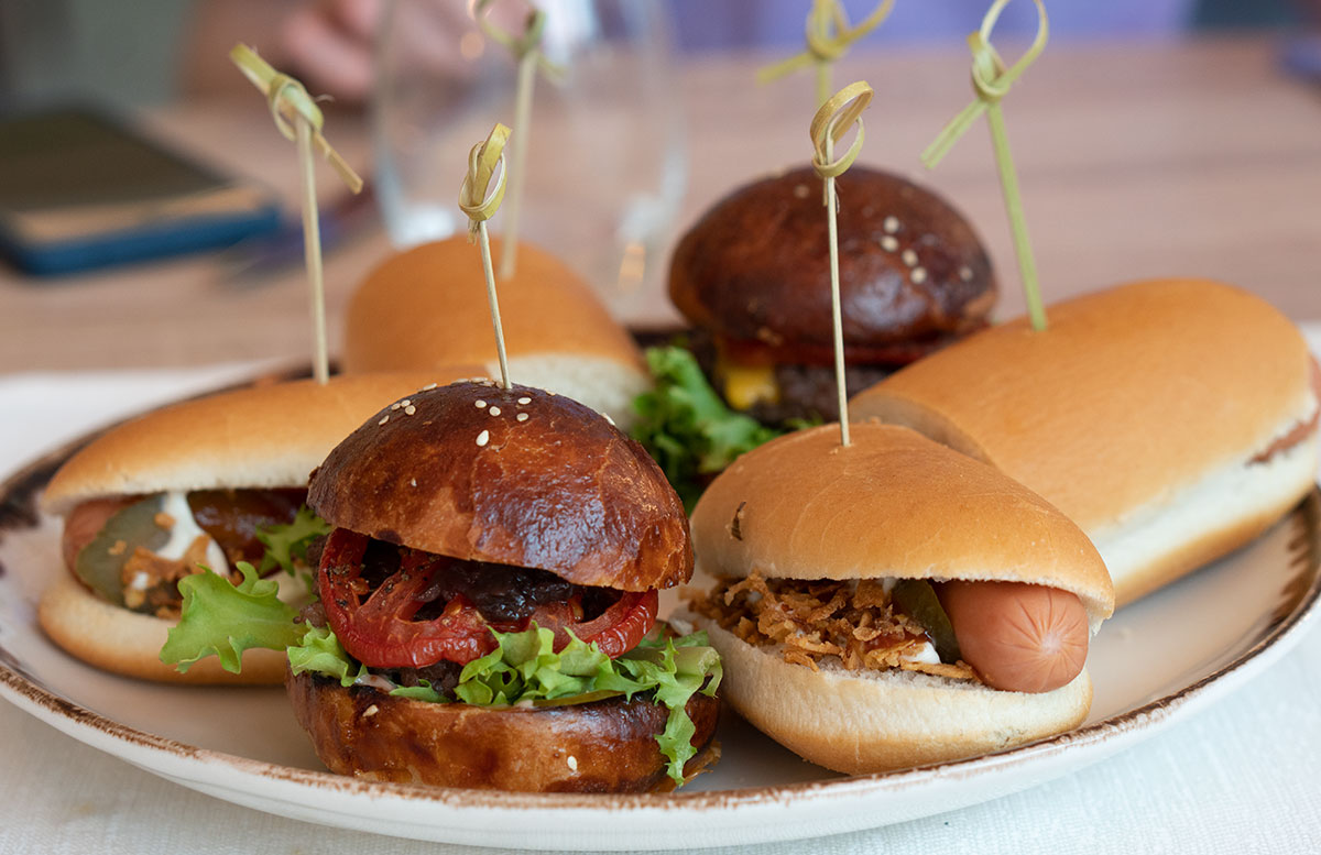 Mövenpick-Balaland-Resort-am-Plattensee-burger