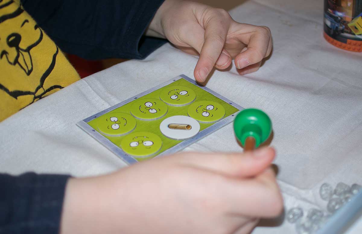 Monster-Pups Spiel von Ravensburger eine niete leere klopapierrolle
