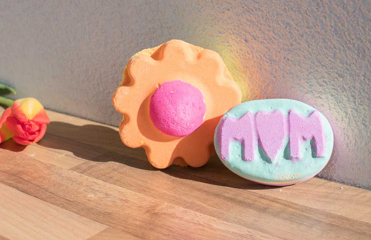 Muttertag mit Lush badebomben ups a daisy und mum pink